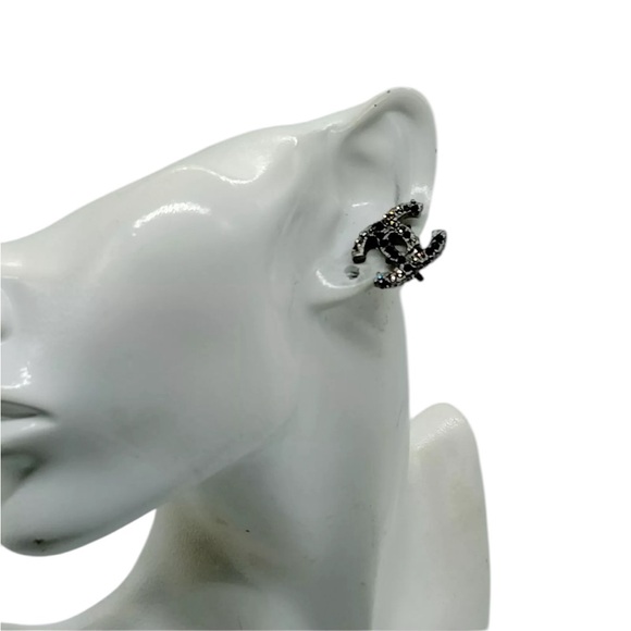 Authentic Chanel Clip Earrings + Dust Bag + Box - Picture 6 of 6